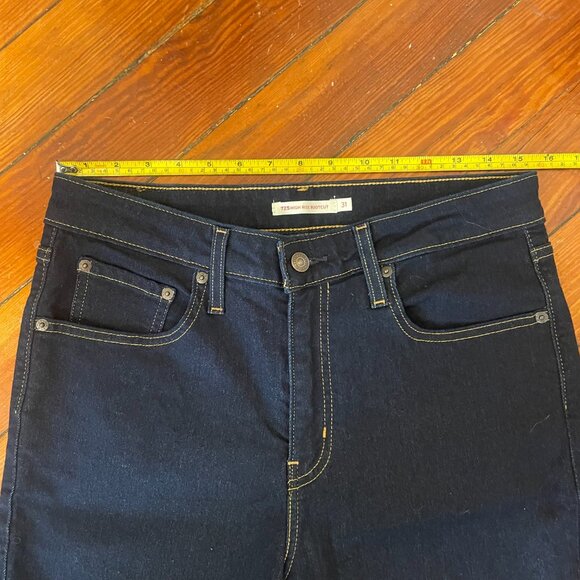 Levi 725 Women's High Rise Boot Cut Dark Blue Jeans Size 31 - Picture 6 of 7